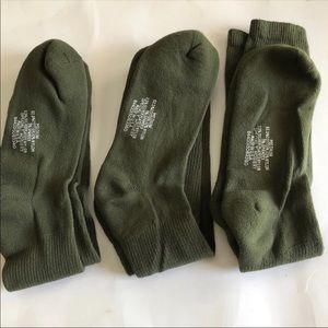 NWOT-3- Men's Special T Hosiery Socks Med